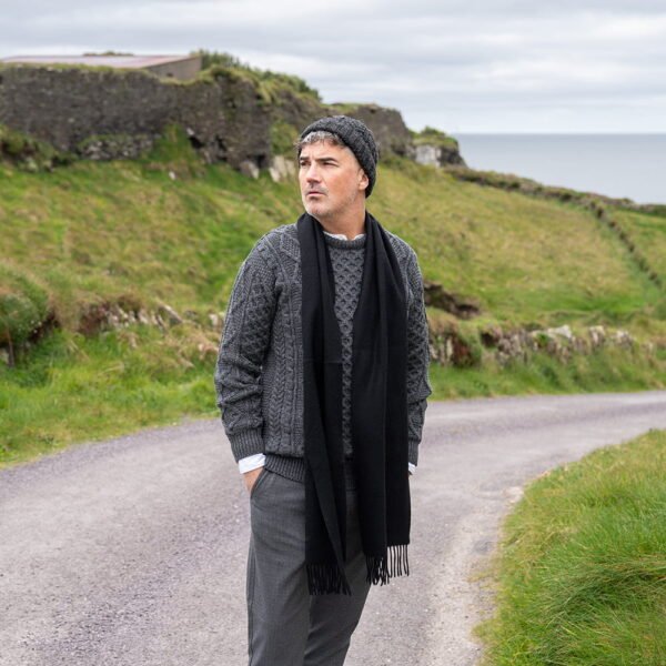 460-100-Cashmere-Scarf-Black-2