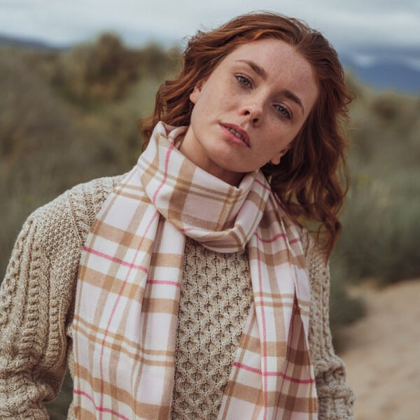 150-Merino-Wool-Scarf-Baby-Pink-White-Check-6