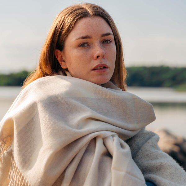 762-Oversized-Merino-Scarf-Light-Cream-Checker-2