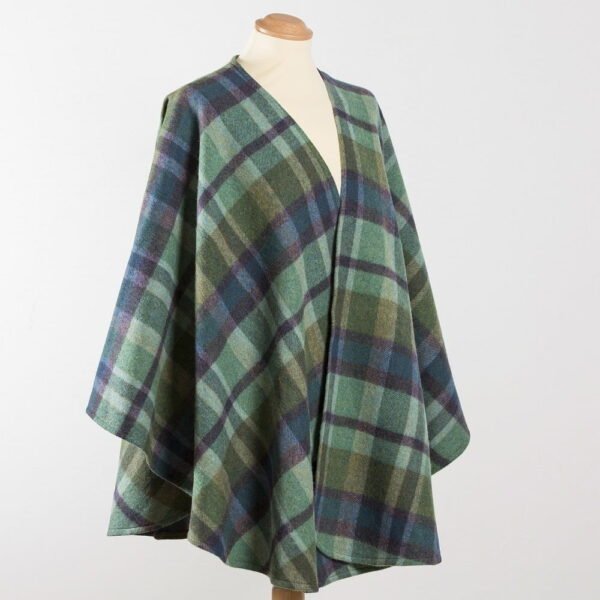 SUE-624-Lambswool-Cape-Green-Mix-with-Blue-Tartan