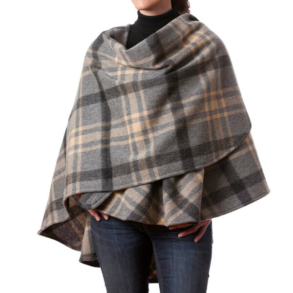 SUE-661-Lambswool-Cape-Grey-Beige-Check-1